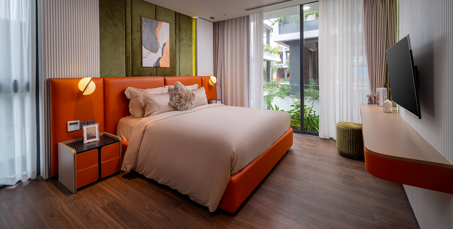 Flamingo Golden Hill